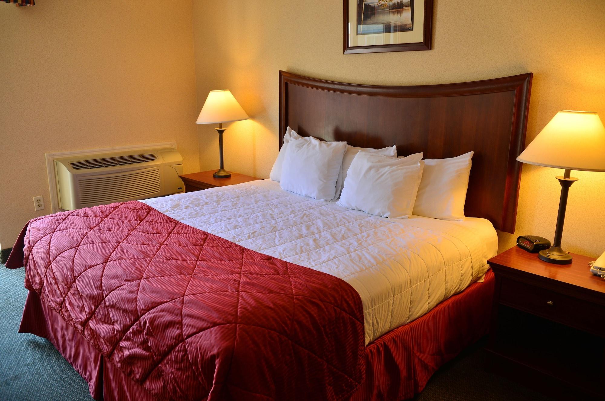 Clarion Inn & Suites At The Outlets Of Lake George Kültér fotó
